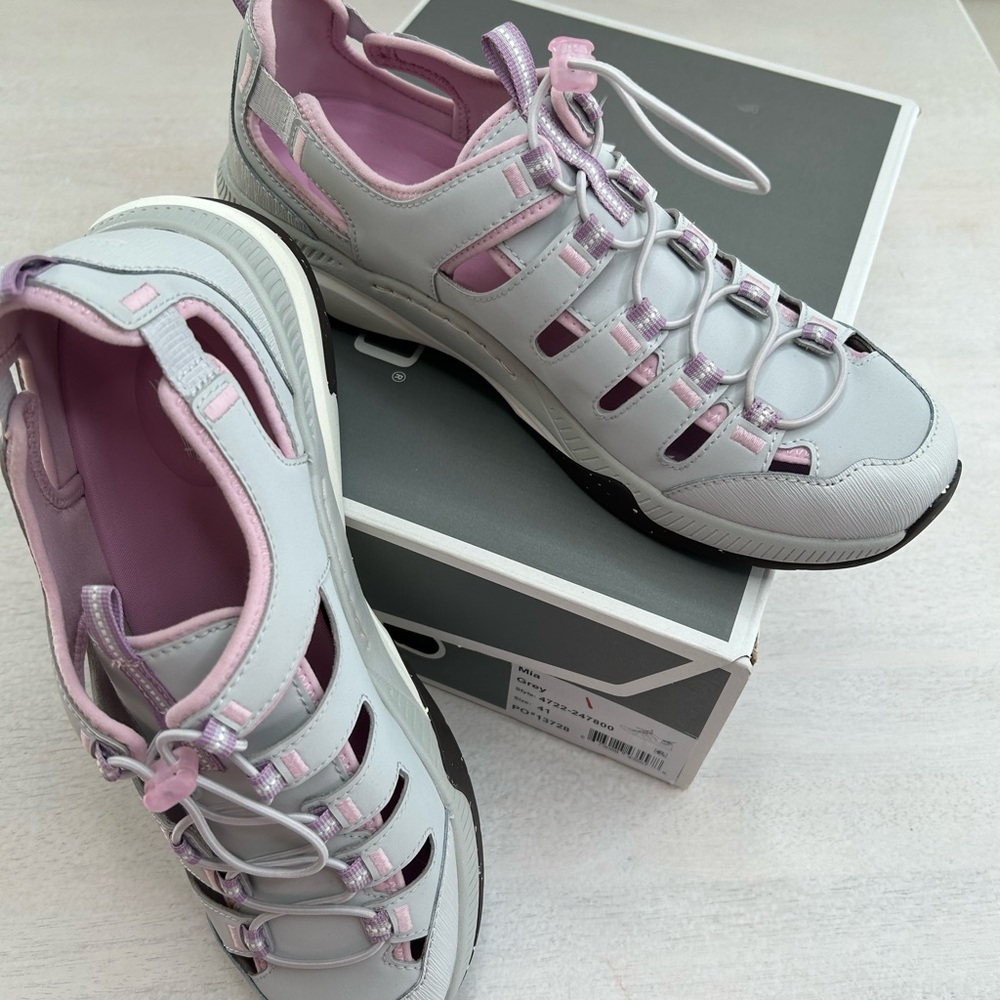 NEW in Box Women’s Dansko Mia Gray Sneakers – Sz 41 (US 10.5-11)